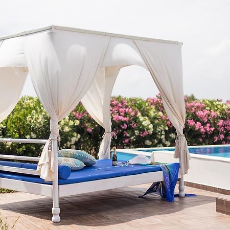 White Blue Villa Лакханія Екстер'єр фото